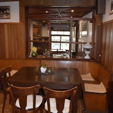 Landgasthof Zur Sonne 招待所 3*