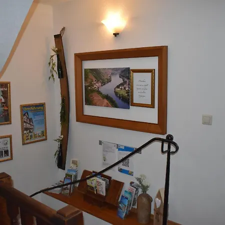 Konukevi Landgasthof Zur Sonne