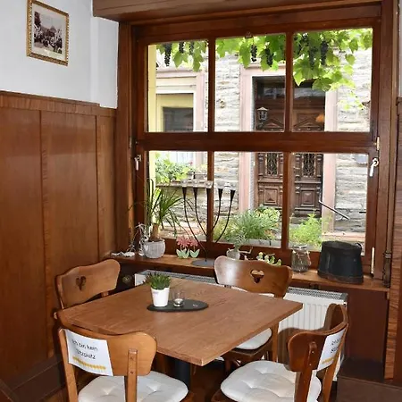 Landgasthof Zur Sonne 招待所 3*