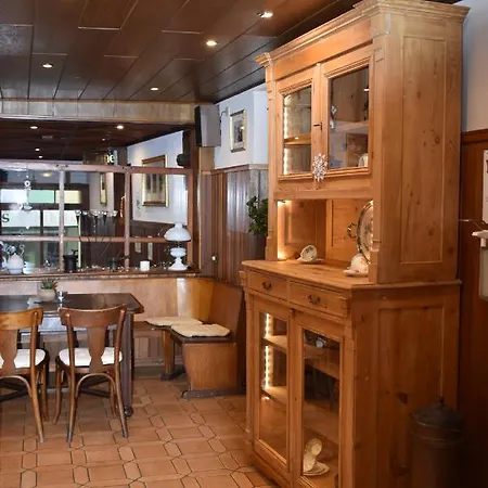 Landgasthof Zur Sonne 招待所