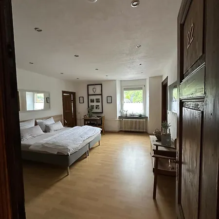 Landgasthof Zur Sonne 招待所