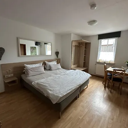 Landgasthof Zur Sonne 招待所