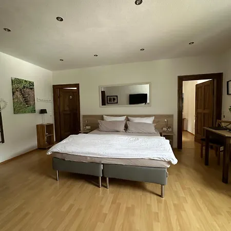 Landgasthof Zur Sonne 招待所 恩克里克